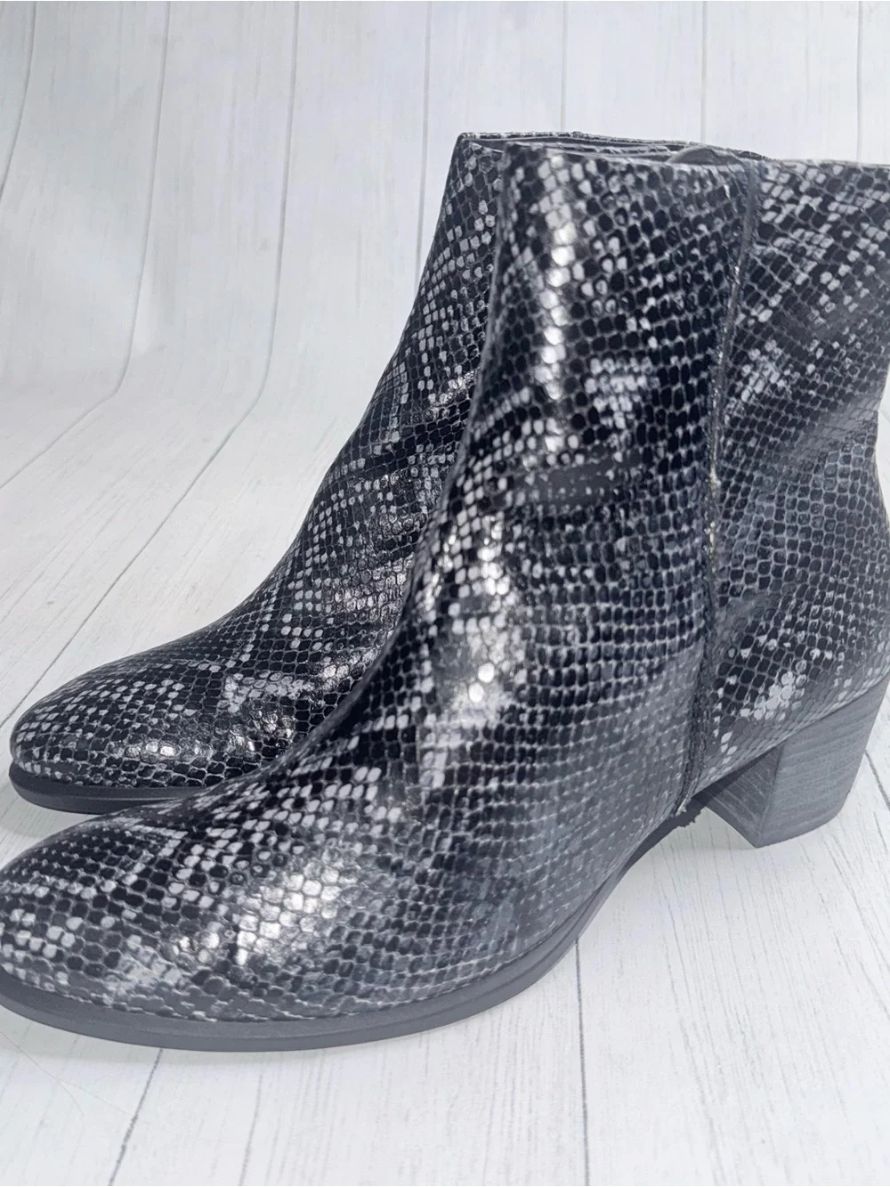 ECCO Shape 35 Black Snakeskin Embossed Leather Ankle Boots EU 40 (9-9.5 women’s)